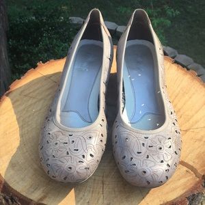 Rieker Antistress Laser Cut Taupe Pumps Sz 42
